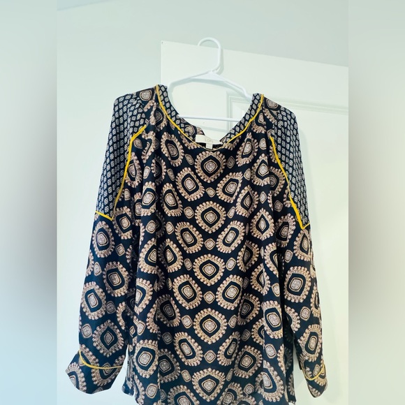 LOFT Navy and Gold Geometric Blouse - Picture 8 of 8